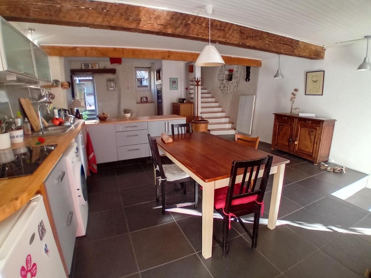 Maison De Village Bourdeaux Esterno foto